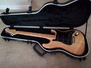 Hand Built Customized Stratocaster (top quality parts) with SKB-SF6 Case