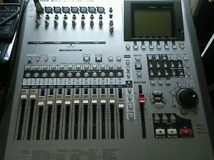 Roland VS-2400CD Digital Recording Workstation