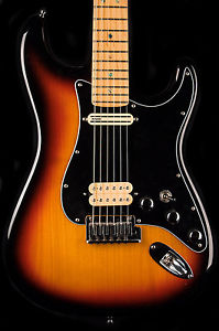 2005 Fender American Deluxe Stratocaster Electric Guitar with Original Hardshell