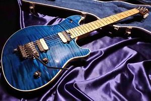 PEAVEY Wolfgang Standard Trans Blue Wide Flame E-guitar