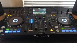 Pioneer XDJ-RX Digital DJ Controller