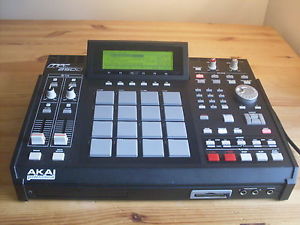 AKAI MPC2500 128MB SEQUENCER SAMPLER WITH CF DRIVE, MANUAL,4GB CF & FREE UK POST