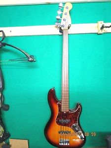 FENDER AMERICAN FRETLESS JAZZ DELUXE BASS 1997 1 OF 10 PROTOTYPES NEVER SOLD