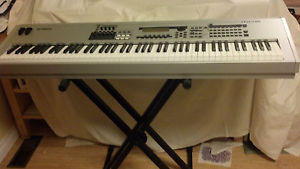 Yamaha MO8 Keyboard Synthesizer