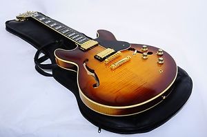 Excellent YAMAHA SA 2200 Semi Acoustic Guitar RefNo 526