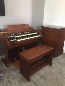 HAMMOND C-3 ORGAN AND LESLIE 122RV SPEAKER