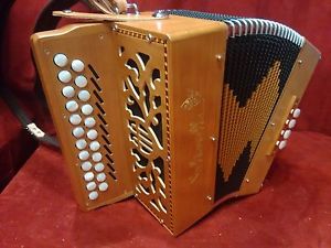 NEW Saltarelle Button Accordion Irish Bouebe Cherry C# D MM 23/8  Made in Italy