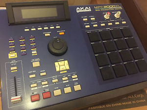 AKAI MPC2000XL with CF Card Reader + 8 Output Board