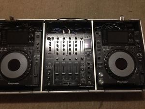 Pioneer CDJ 2000 Nexus X2 / DJM 900 Nexus + Road Case