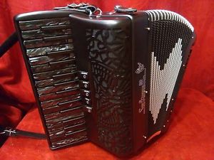 NEW Saltarelle Piano Accordion Impulse Black LMM 30/96