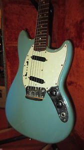 Vintage 1966 Fender Duo-Sonic II Electric Guitar Daphne Blue w/ Original Case