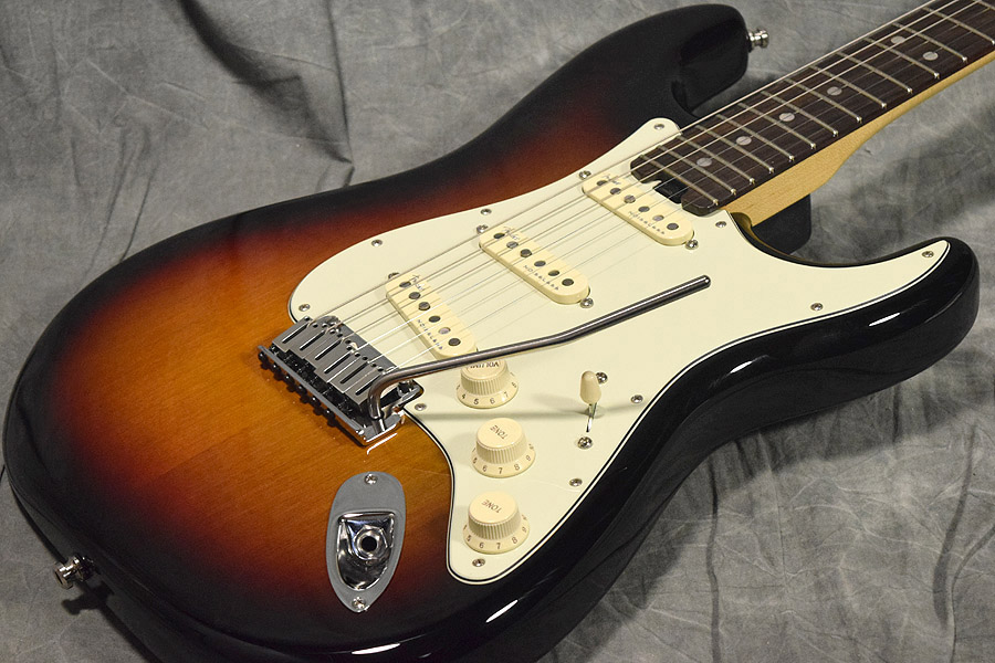 Used Fender USA Fender USA / American Elite Stratocaster 3-Color Sunburst