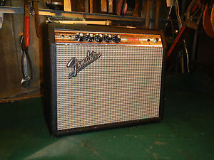 Vintage 1968/ 72 Fender Bronco Small Combo Guitar Amplifier Silverface