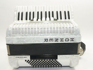 Akkordeon , Hohner, Concerto III S , 72 Bass