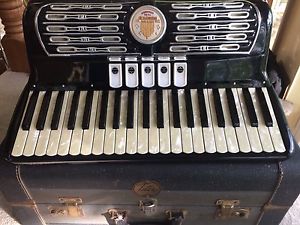 Vintage Titano Standard 120 Bass Piano Accordion Made in Italy