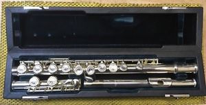 Azumi AZ-Z1000e Altus Flute, In VGC,hard Case included.
