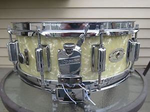 Absolutely Superb Vintage Rogers wood Dyna-Sonic Snare Drum / White Marine Pearl