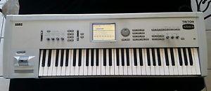 Korg triton 61 Keyboard Synthesizer, Sampler/Sequencer, Clean well kept kybd