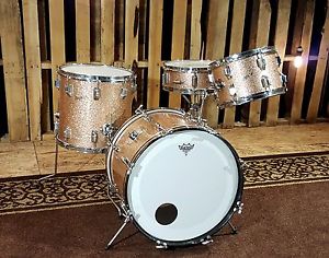 VINTAGE ROGERS HOLIDAY PINK CHAMPAGNE SPARKLE KIT WITH LUXOR SNARE CLEVELAND ERA