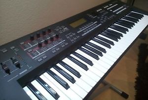 Yamaha MOXF 6 Synthesizer, Inkl. Gigbag und FC5 Pedal, Sehr guter Zustand!