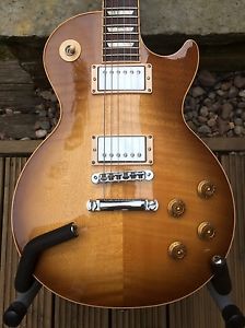 2008 Honeyburst Gibson Les Paul Standard with original hard case