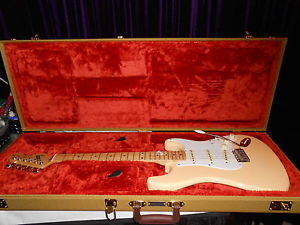 Fender Stratocaster Custom Build with Fender case