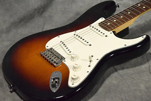 Used Fender USA Fender USA / American Standard Stratocaster 3 Color Sunburst
