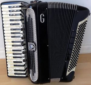 Professional Giulietti Accordion, Model F 115, Excellent Condition