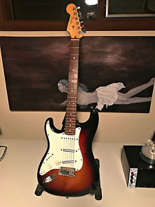 Left Handed USA Stratocaster Deluxe Electric Guitar (Beautiful!)