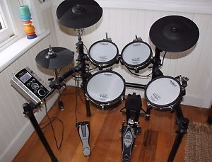 Roland V-Drums TD-9SX Electronic Drum kit with TAMA Iron Cobra pedal + stool