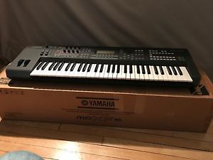 Yamaha MOXF6 61-Key Synthesizer Workstation w/ Original Packaging