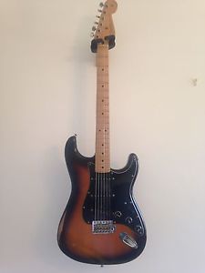 FENDER Stratocaster - Genuine Road Worn edition (2011) electric guitar