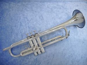 Yamaha YTR-9320 Used Trumpet  w/ Hard case