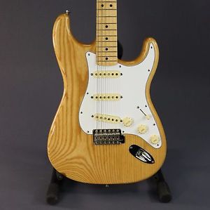 USED Fender Classic Series '70s Stratocaster (070)