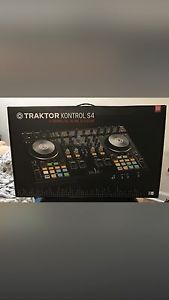 Native Instruments Traktor Kontrol S4 Mk2