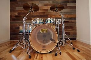 DW COLLECTORS SERIES II 6 PIECE MAPLE DRUM KIT NATURAL TO REGAL BLUE FADE SATIN