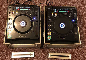 2 Pioneer CDJ-1000 MK3 Compact Disc Turntables with Road Ready ATA Flight Cases