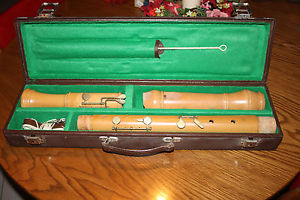 Bassblockflöte der Traditionsmarke Heinrich in sehr gutem Zustand im Koffer