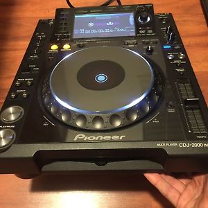 Pioneer CDJ 2000 NXS Professional Multi Player - wi fi possibilities