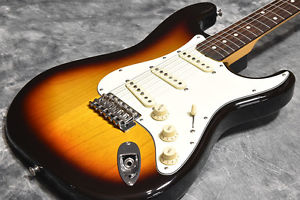 Used Fender / Classic 60s Stratocster Texas Special 3 Tone Sunburst from JAPAN