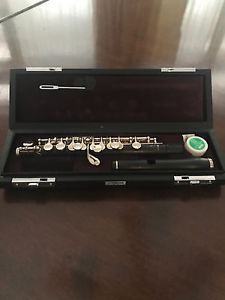 Yamaha YPC62 Piccolo Grenadilla Wood in Case Barely Used!