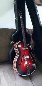 vintage1963 PANaramic electric hollowbody guitar with case. very rare
