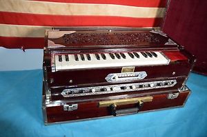 PAUL & CO PROFESSIONAL HARMONIUM 13 scale