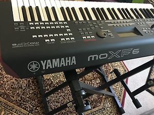 Yamaha MOXF6 Keyboard Synthesizer