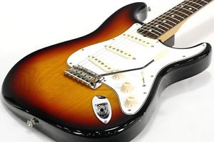 Used Fender USA / American Vintage 62 Stratocaster 3-Color Sunburst Fender # 2