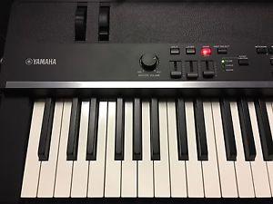 Yamaha CP4 Stage Piano mit Zubehör