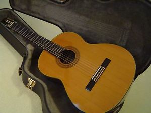 VV: IMMACULATE Takamine C132S classical guitar w/HSC, "sweet spot" vintage
