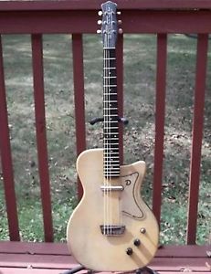 Original Vintage 1958 Danelectro Silvertone U1 Ivory Leatherette