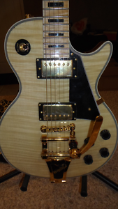 Kobos Custom Shop Tiger Maple, with Tiger Maple neck, body, wangy bar, Mint con,