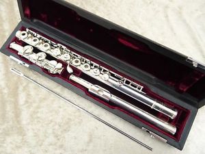 Yamaha YFL-61 Flute Inline Ring Key Total Silver